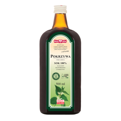 Polska Róża- Sok 100 % Pokrzywa. Szklana butelka z ciemnego szkła . Na etykiecie znajduje się informacja o naturalnym składzie , objętości 500 ml oraz grafika przedstawiająca liść pokrzywy.