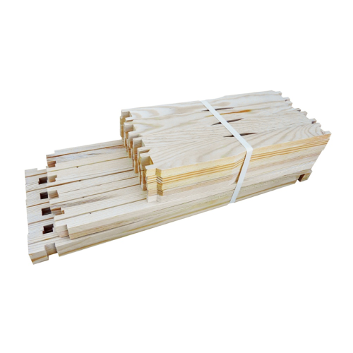 Zdjęcie przedstawia komplet - 10 sztuk drewnianych ramek (listewek) wielkopolskich hoffmanowskich do korpusu.