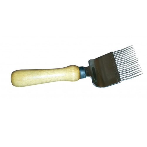 Zdjęcie przedstawia metalowy odsklepiacz z nierdzewnym metalem oraz igłami, które są delikatnie wygięte. Uchwyt jest drewniany.